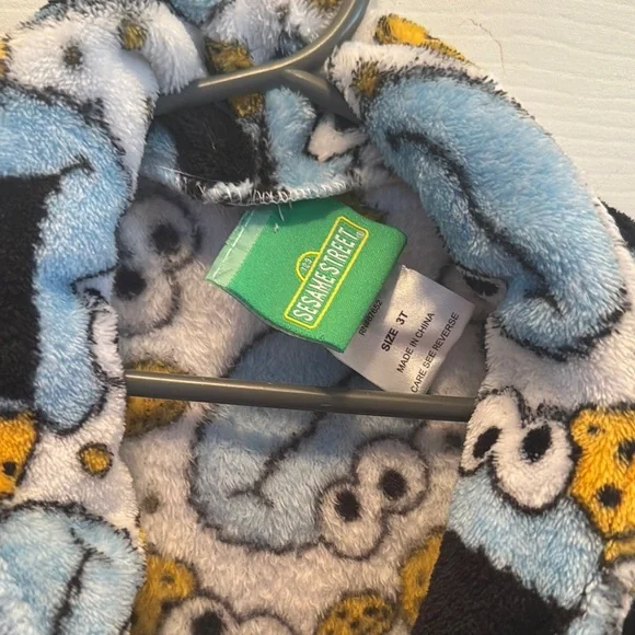 Cookie Monster Kids' Robe - Picture 4 of 4